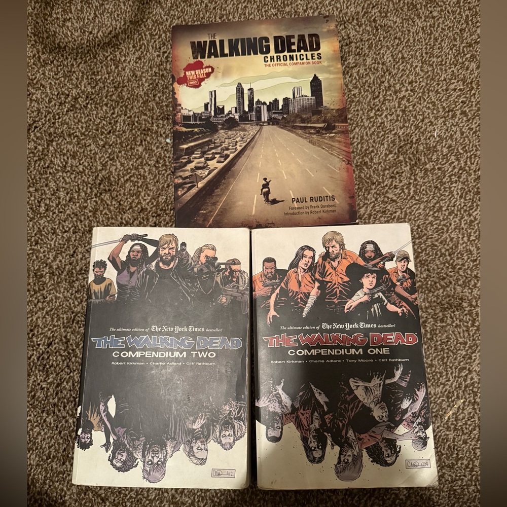 The Walking Dead Compendium Set